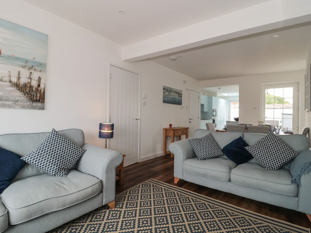 Quay Cottage - Sea View