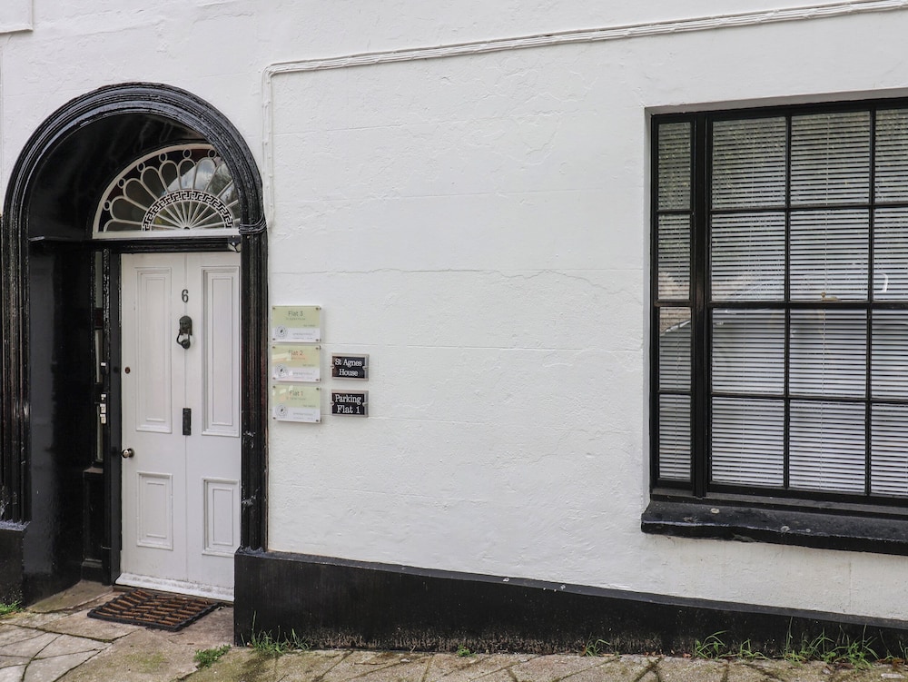 Flat 2, St Agnes House