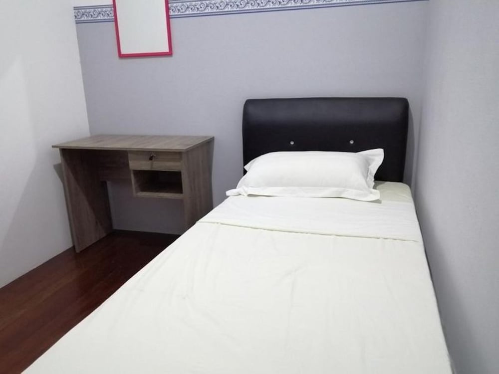 Single Room With Ac, Central Accomodation photo 5