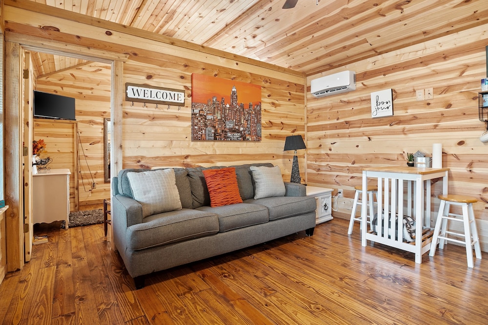 Hr 3- The Little Bear 1 Bedroom Cabin by RedAwning view 5
