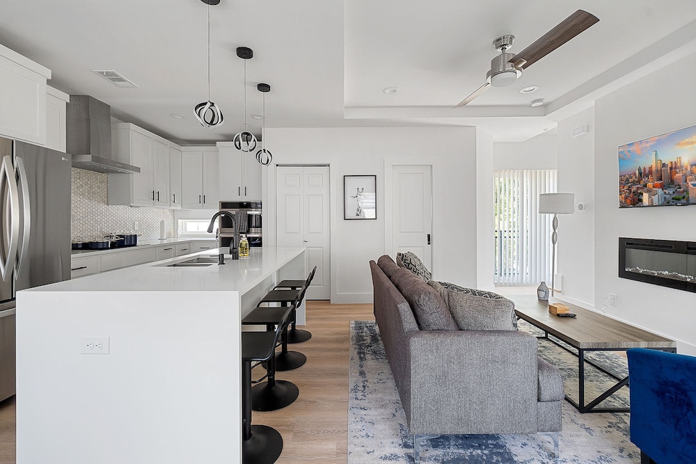 Modern Townhome Rooftop Backyard Garage
