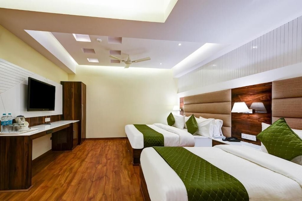 Hotel Geet Deluxe