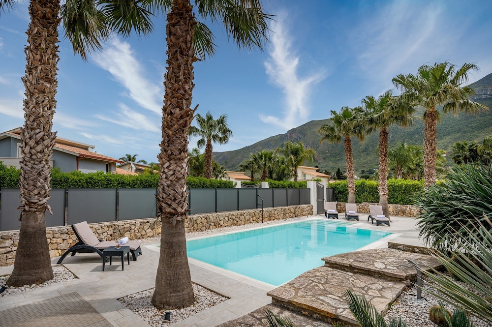 Villa Jacqueline con Piscina Privata 8 Posti Letto