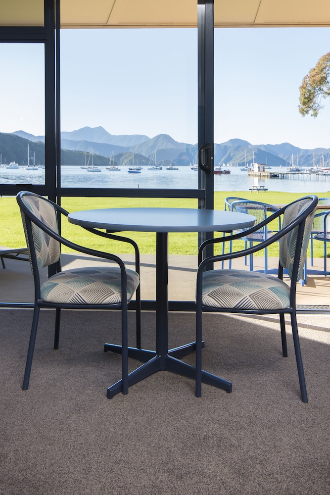 Bay Vista Waterfront Motel Picton