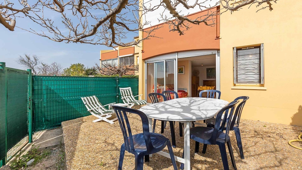 Bright Seaside Retreat in Agde