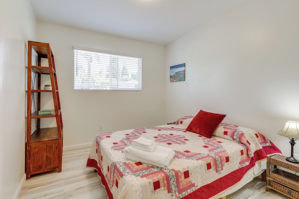 8 Mi to Carlsbad Beach: Home w/ Patio & Yard
