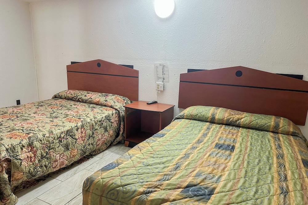 Shamrock Kings Inn By Oyo Marked Tree I-555