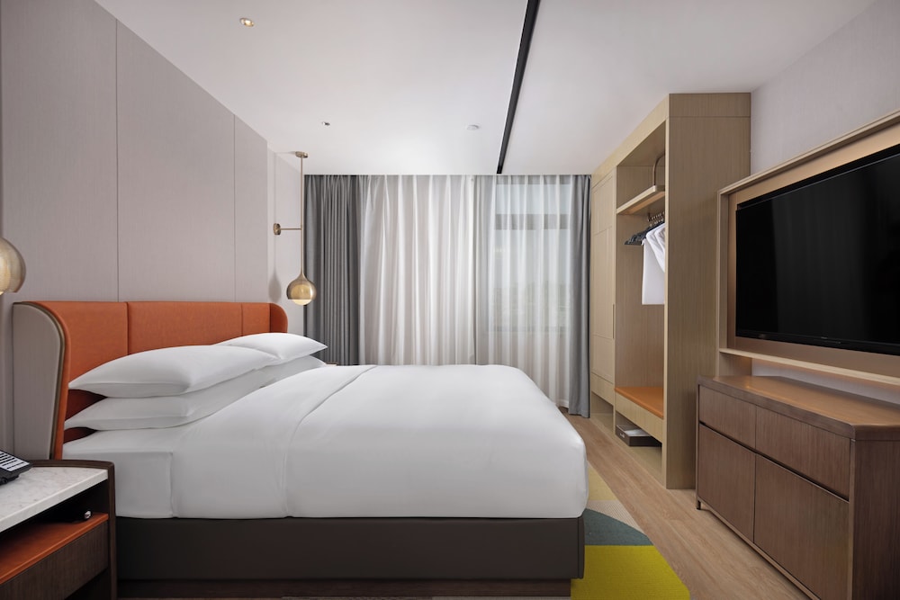Rezen Longuu Hotel - Guangzhou Baiyun Airport Cultural Tourism City