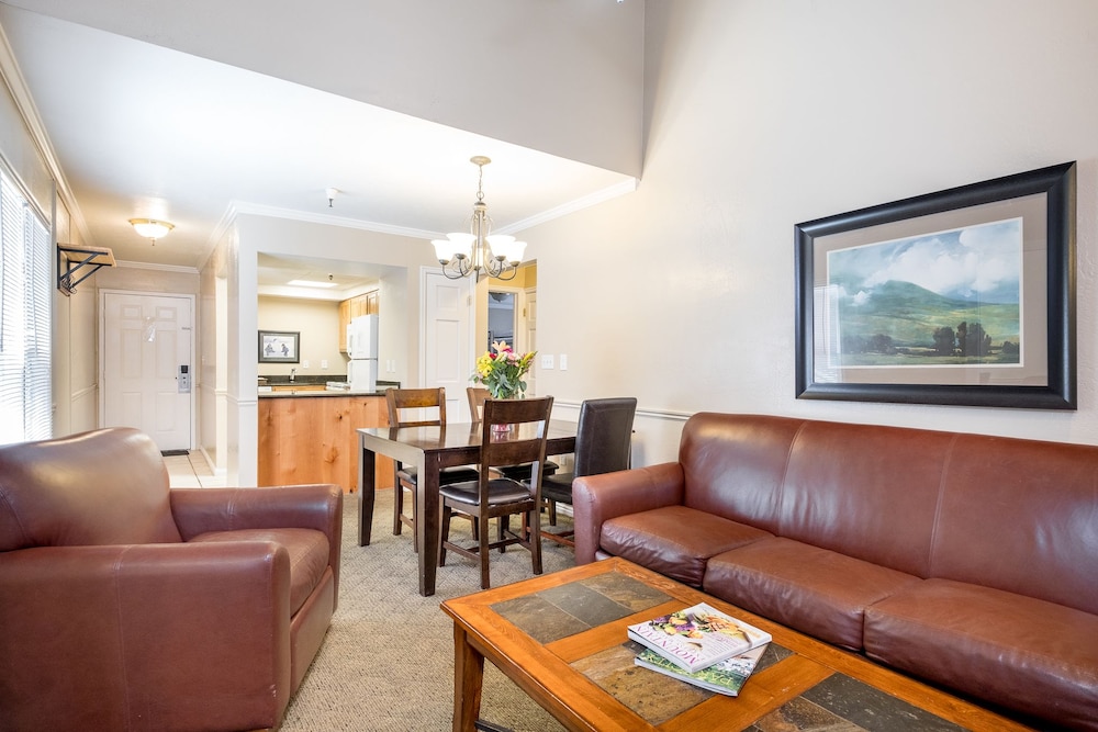 Sweetwater Lift Lodge