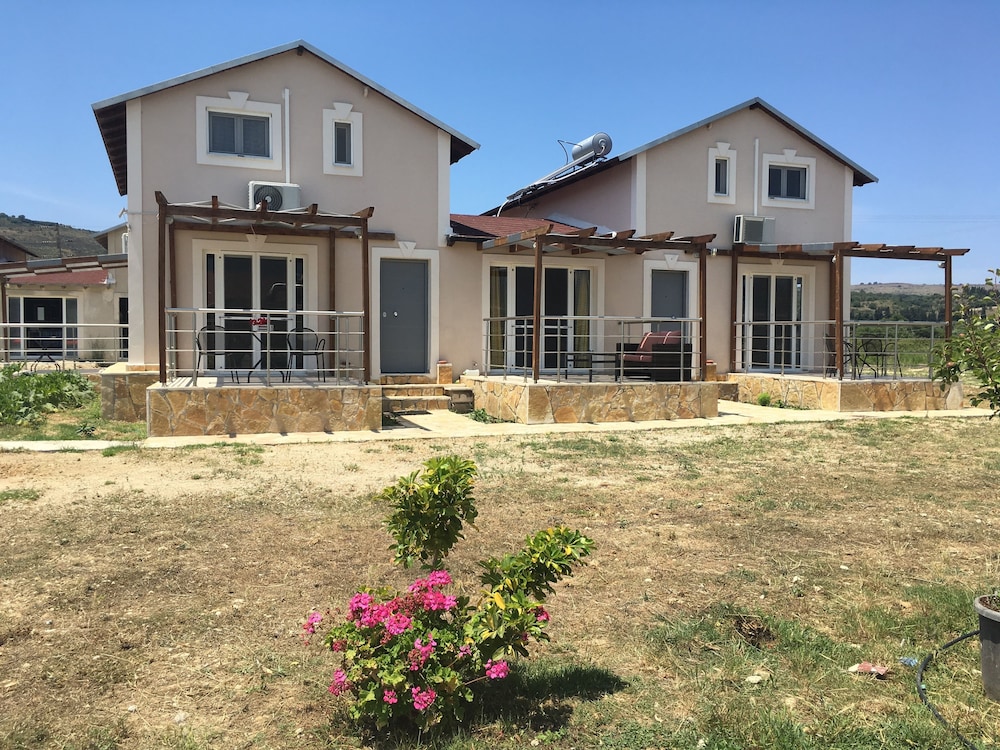 Daphne's Boutique Apartments