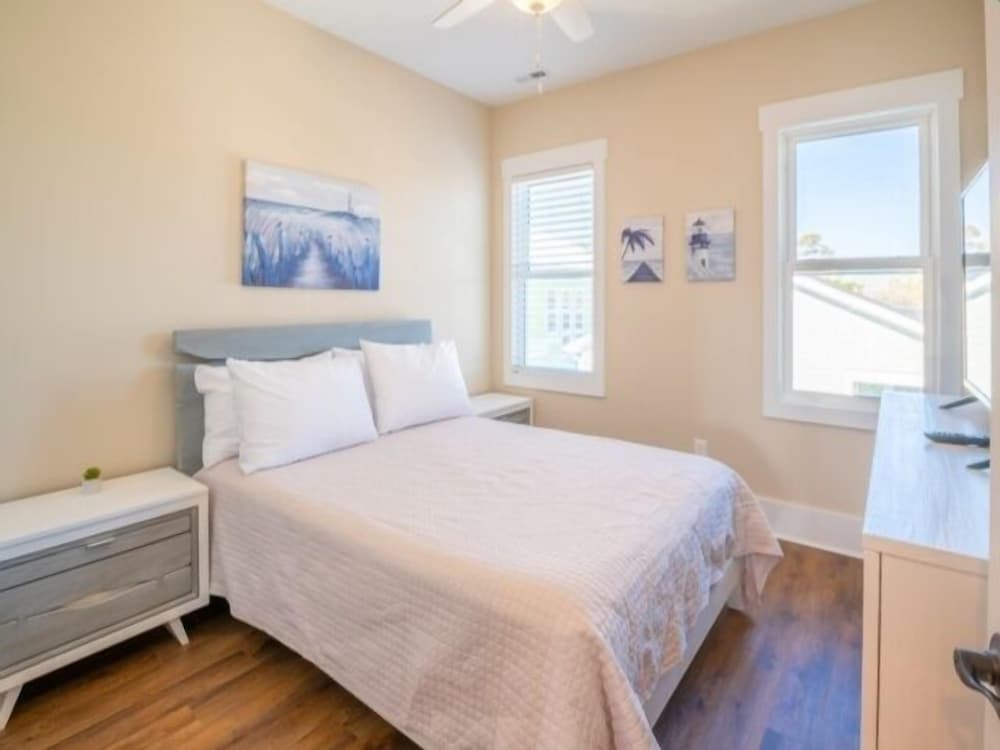 Dream Weaver 4 Bedroom Home by RedAwning view 2