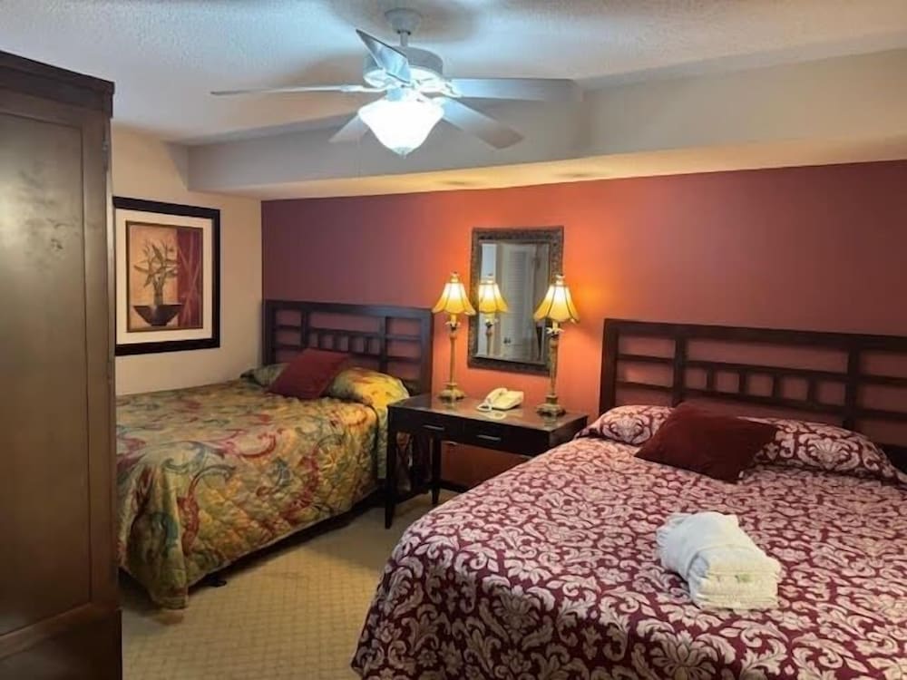 Yacht Club 2-203 3 Bedroom Condo