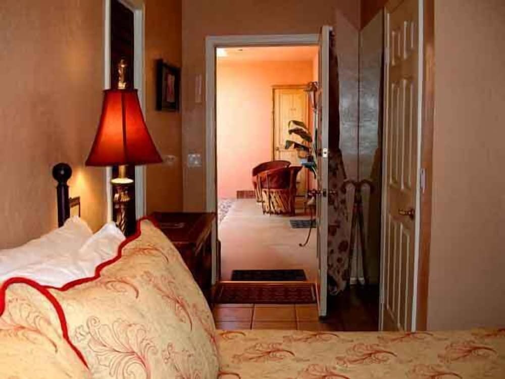 Palm Springs Vacations - Coyote Inn - Property Image 30