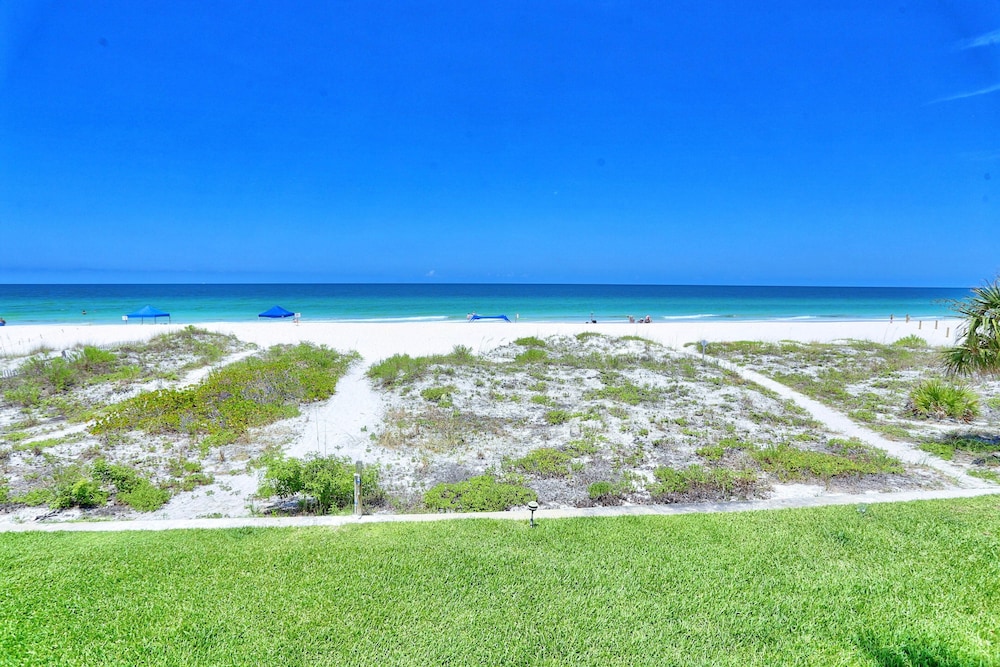 Pelican Pointe 4C