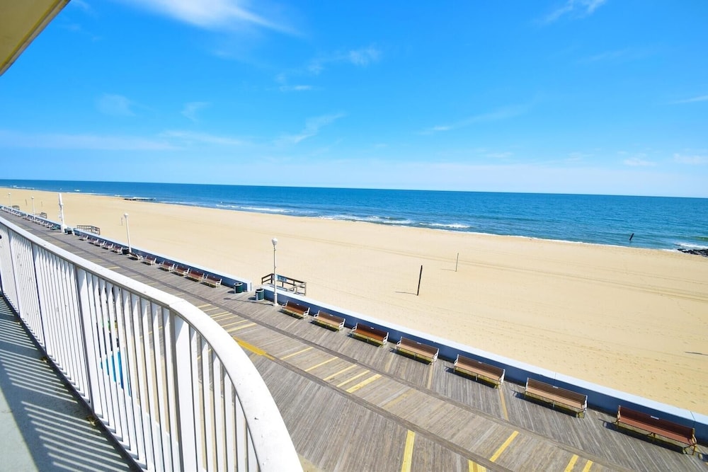 Ocean's Edge 403 3 Bedroom Condo by RedAwning view 3