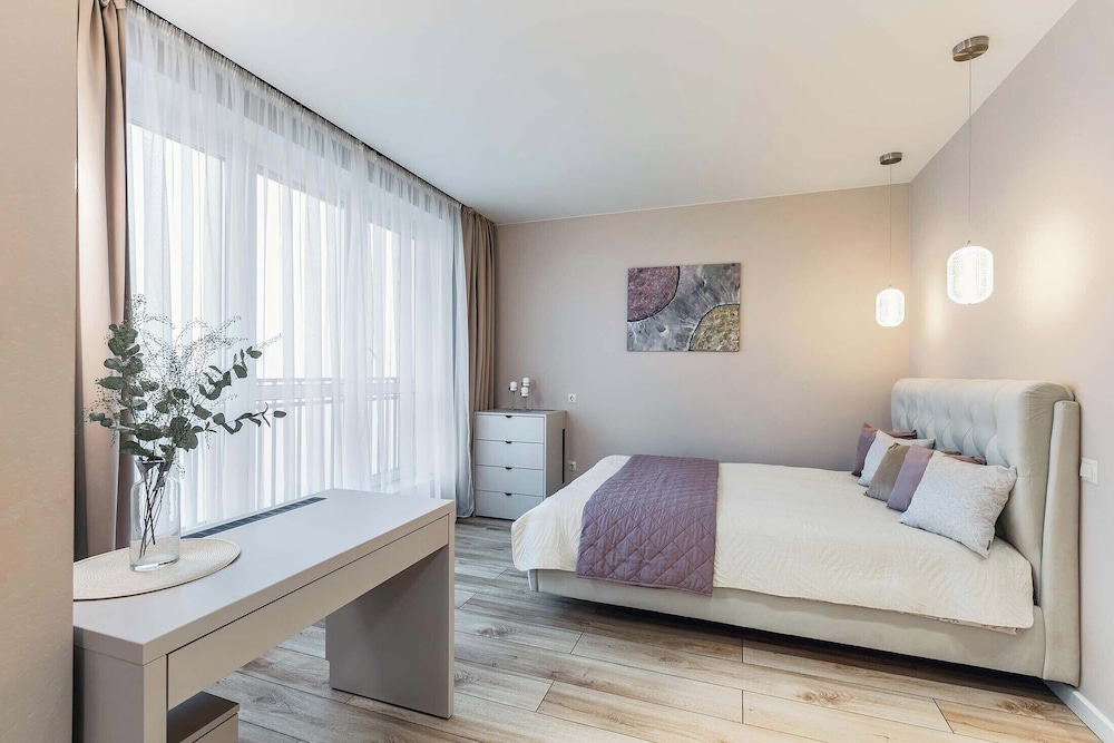 Bright apartment with balcony Minsk-Mir
