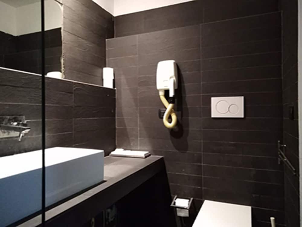 M&J Place Hostel Rome