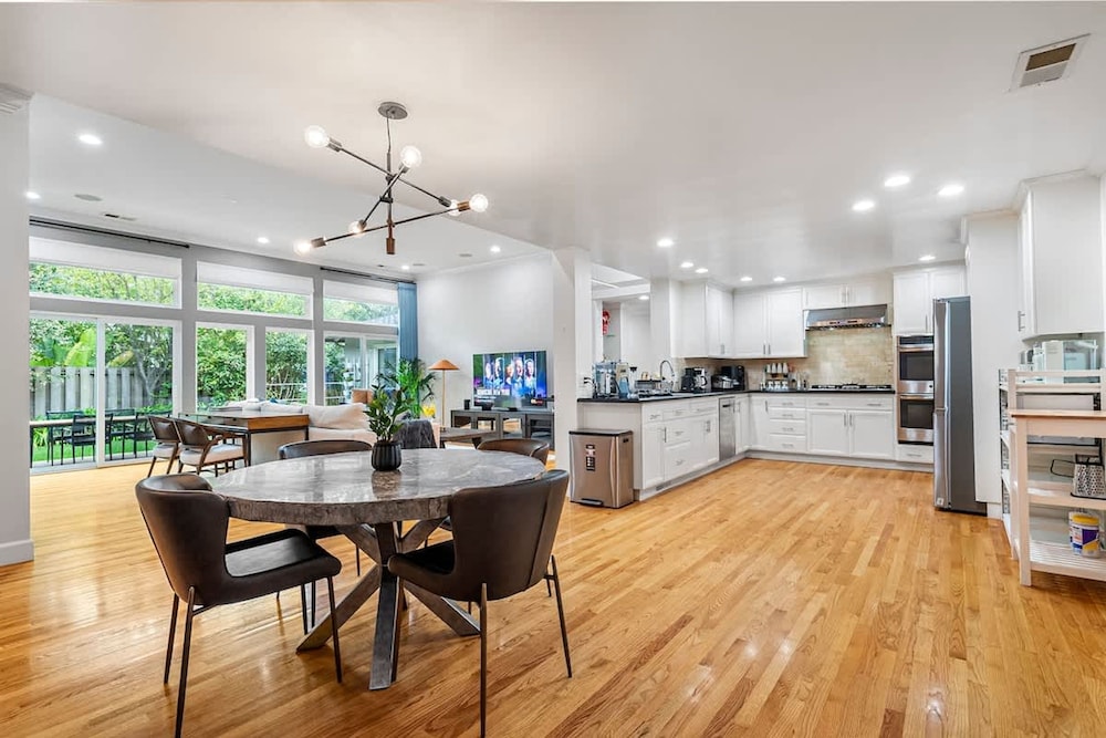Cozy Modern House in Palo Alto