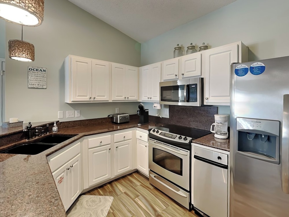 Emerald Port Of Call by Southern Vacation Rentals
