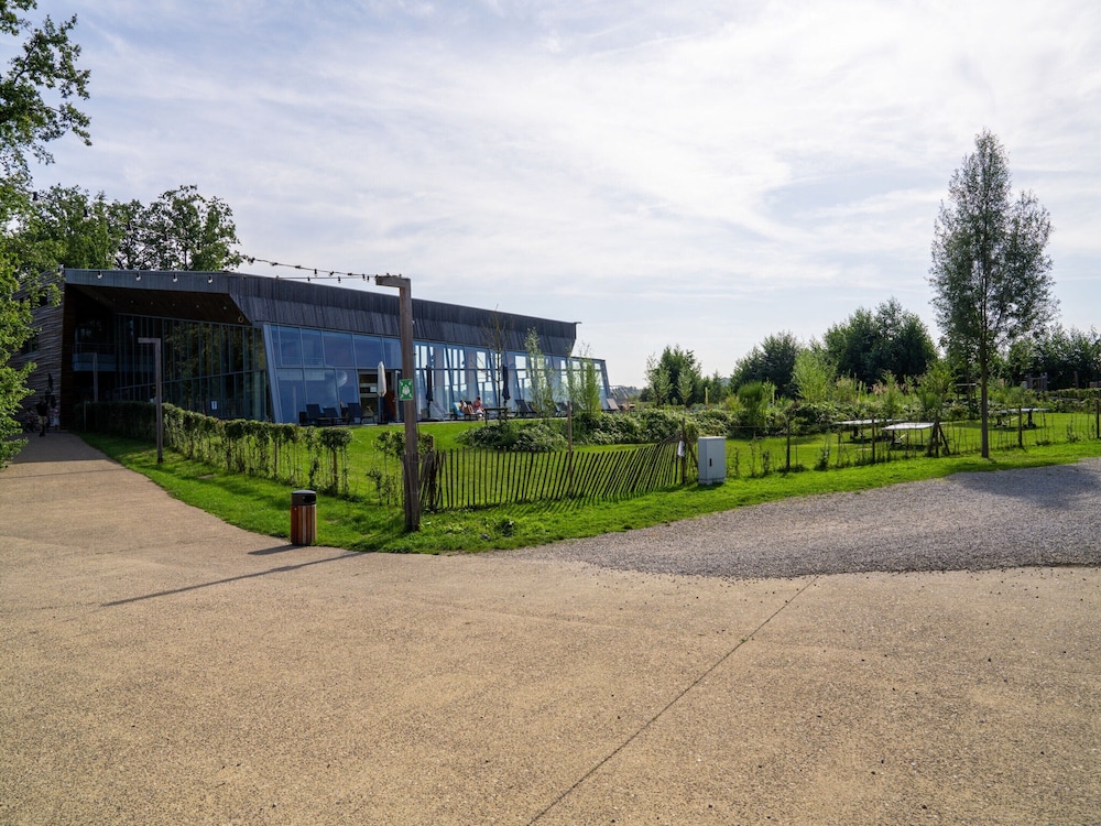 Treehouse Near Tournai With Sauna and Terrace