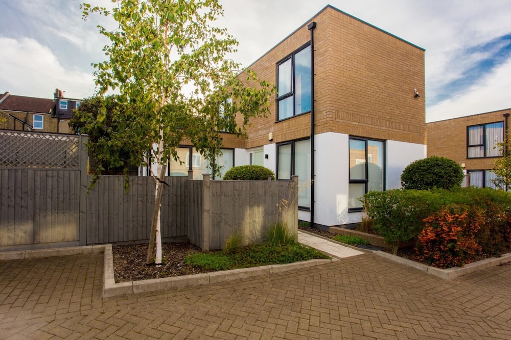Cosy 2 Bedroom House Near Greenwich