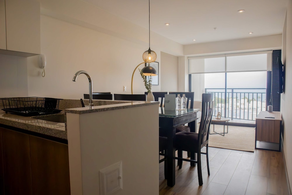 w Beautiful 3BR w Balcony in San Isidro