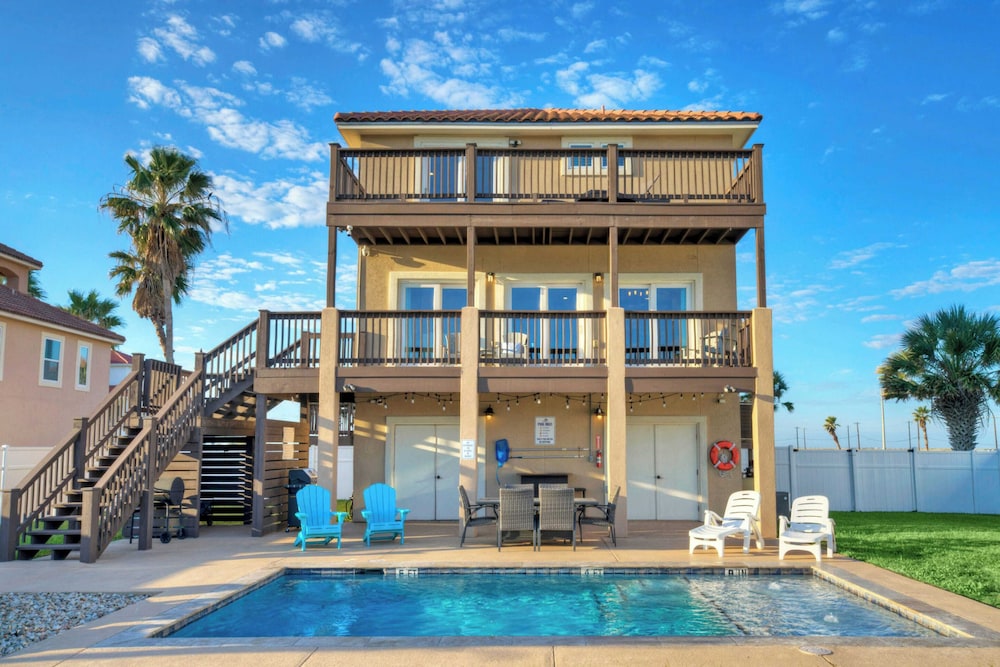 2 Homes, Sleeps 22 Steps to the Beach, Private Pool, Fire Pit, Balcony Views
