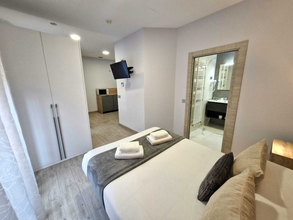 Feeling Home - Suites&Rooms
