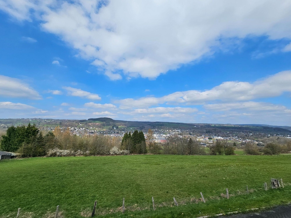 Luxurious Cottage With Panoramic View of Stavelot