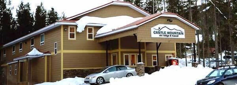 Castle Mountain Ski Lodge - Hostel