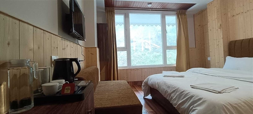 FLORET RESORT LACHUNG