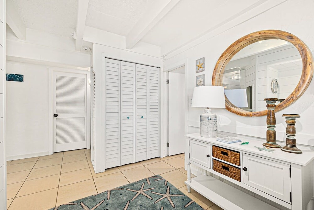 Pelican Beach Private Ocean Front Beach House- Sleeps 10 Bring Your Surf Boards