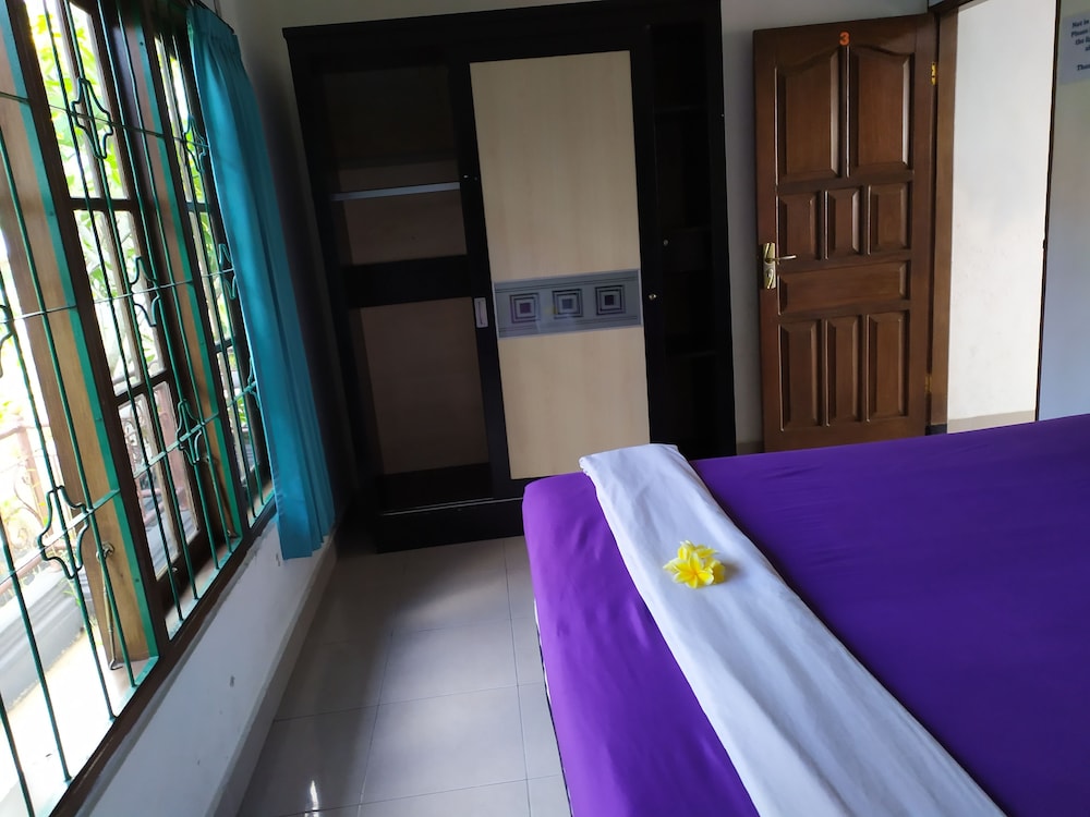 Twenty4Seven Bed & Breakfast - Hostel