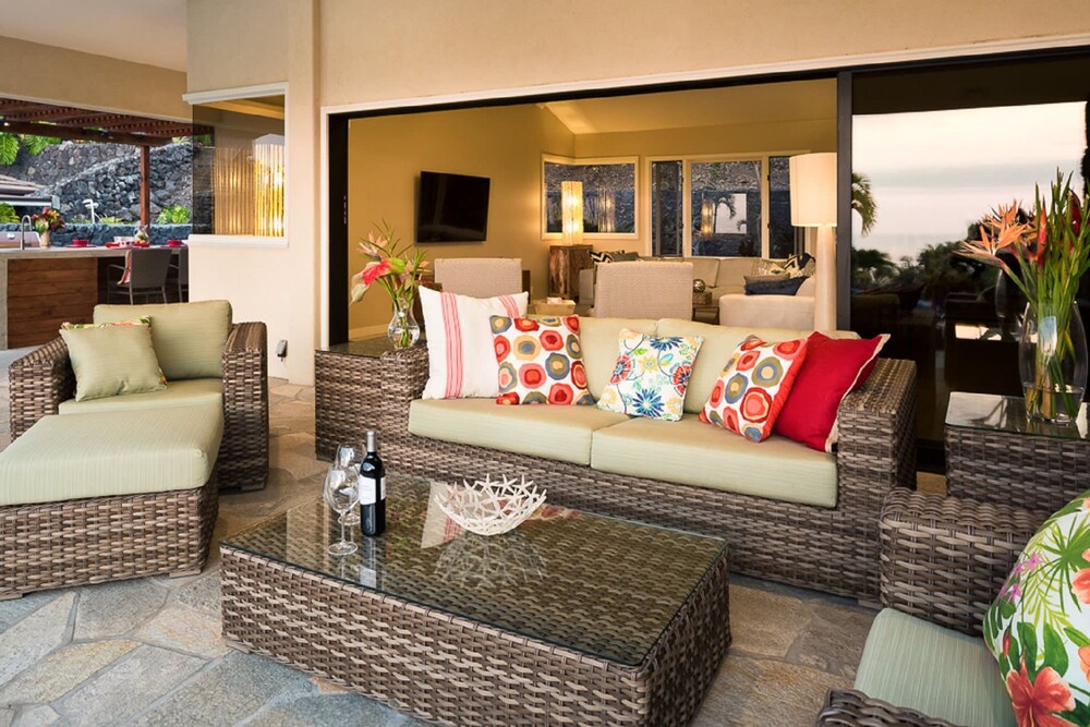 Gated Keauhou Residences w Ocean Views Pool