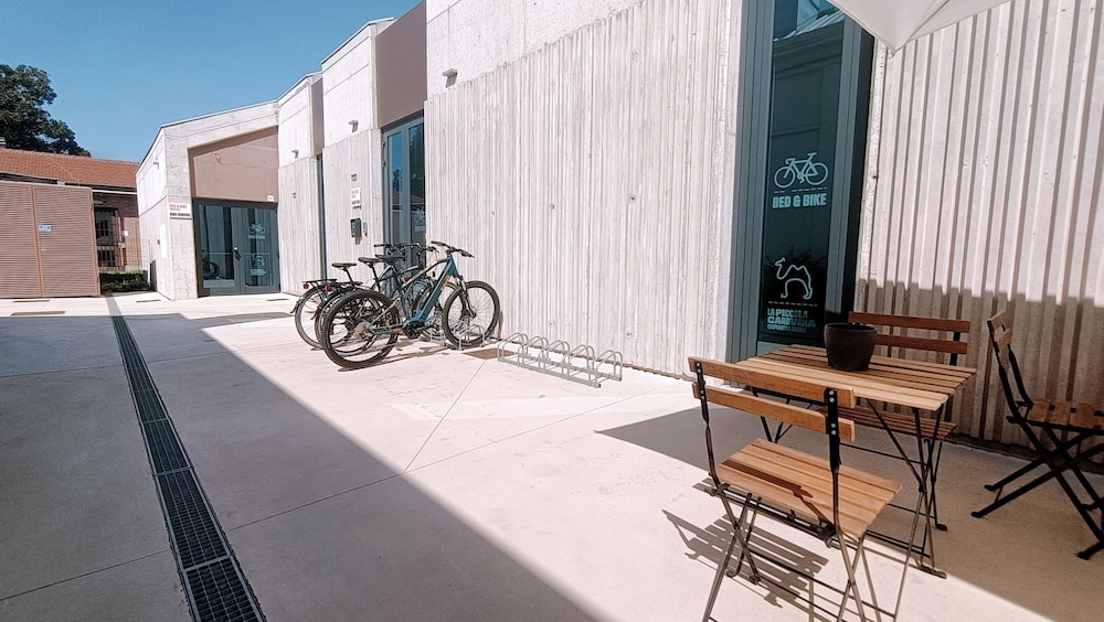 Bed and Bike Hostel