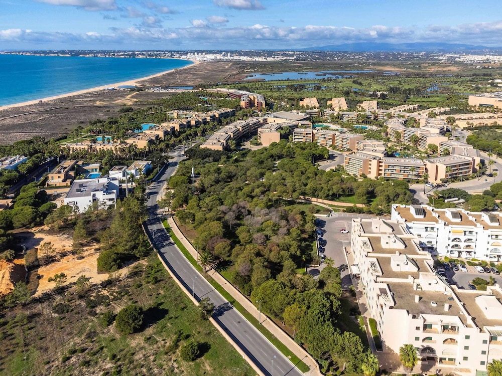 Salgados 1 Bedroom Apartment - 500m da Praia