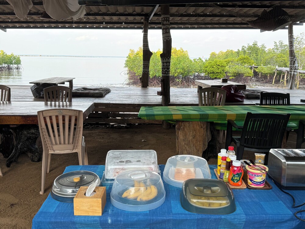 Baan Plai Laem Homestay