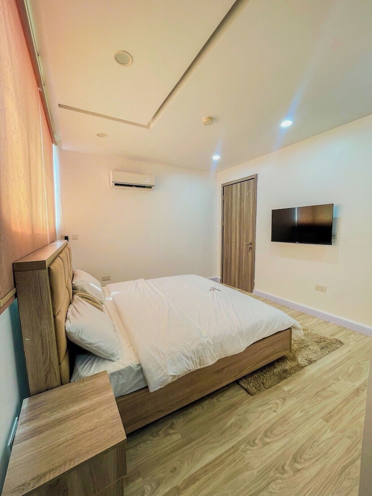 Luxurious 2-bedroom Apartment in Lagos With City View