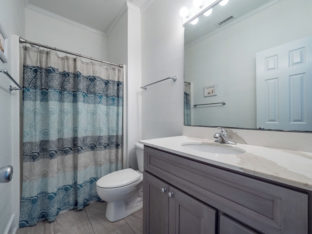 Green Dolphin by Topsail Realty