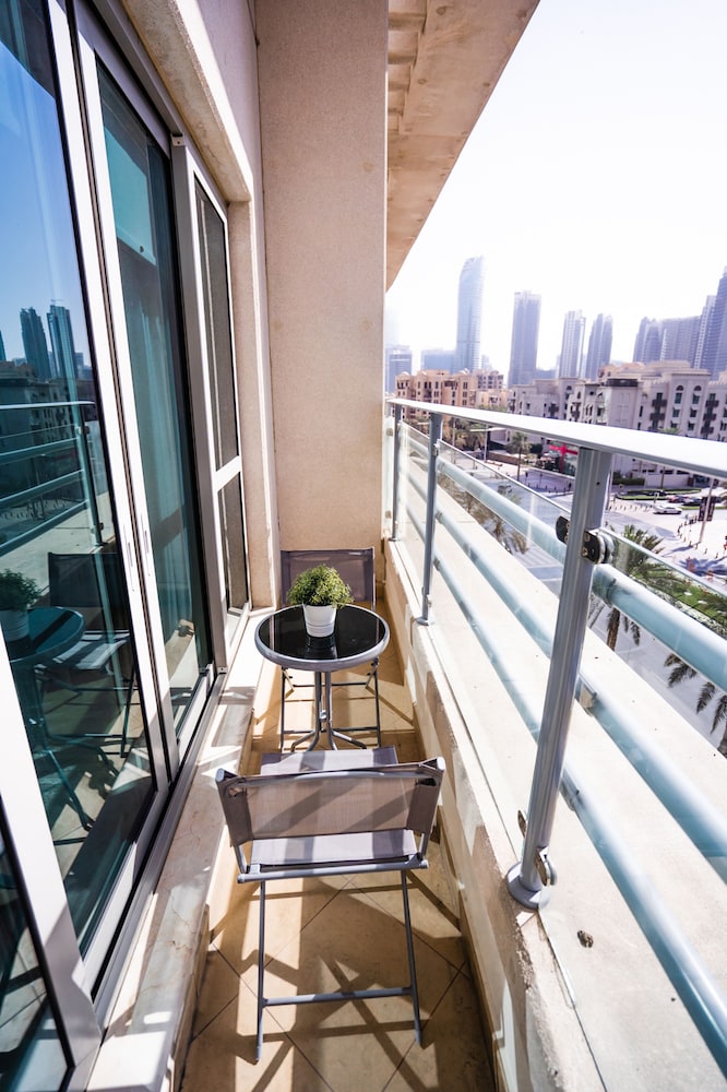Nasma Luxury Stays- BLVD Central Podium