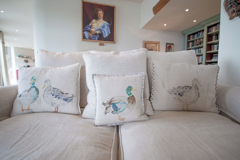 Curlew House