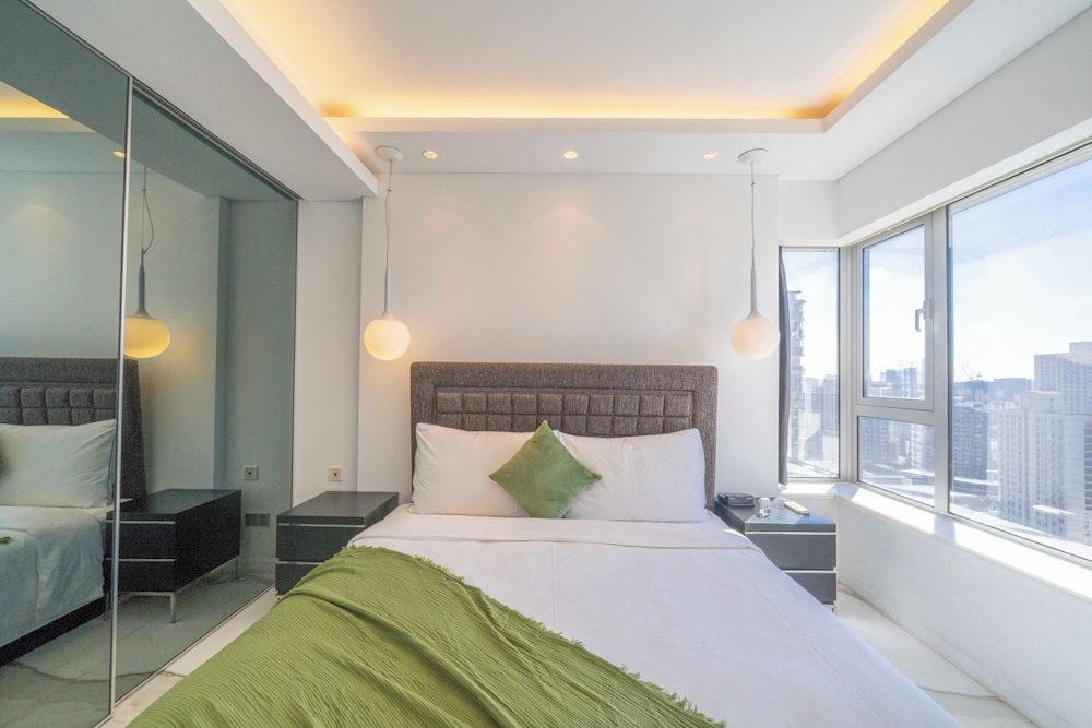 Tyms 2BR 1BA Apt Xujiahui Metro