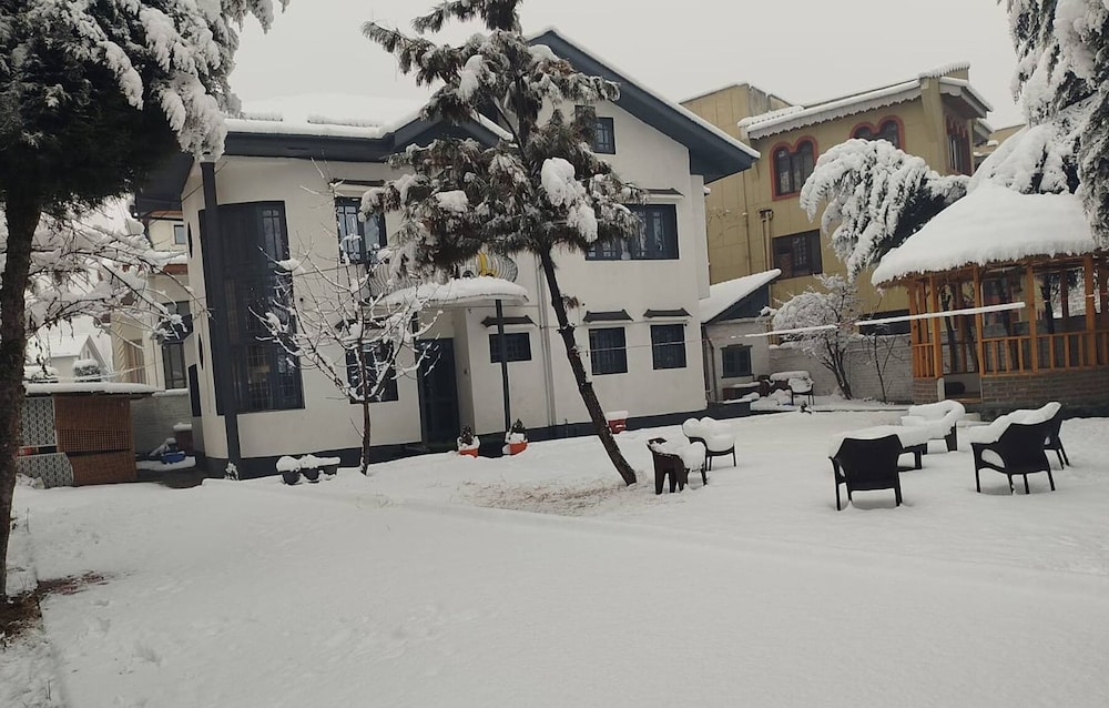 Dilan Residency Villa -5 Bedroom- Centrally Heated