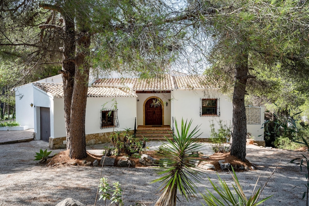 Villa Rosa in Javea With 4 Bedrooms and 3 Bathrooms