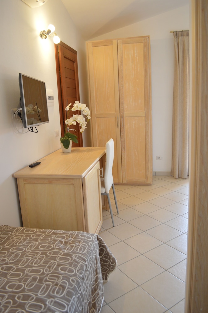 Photo 7