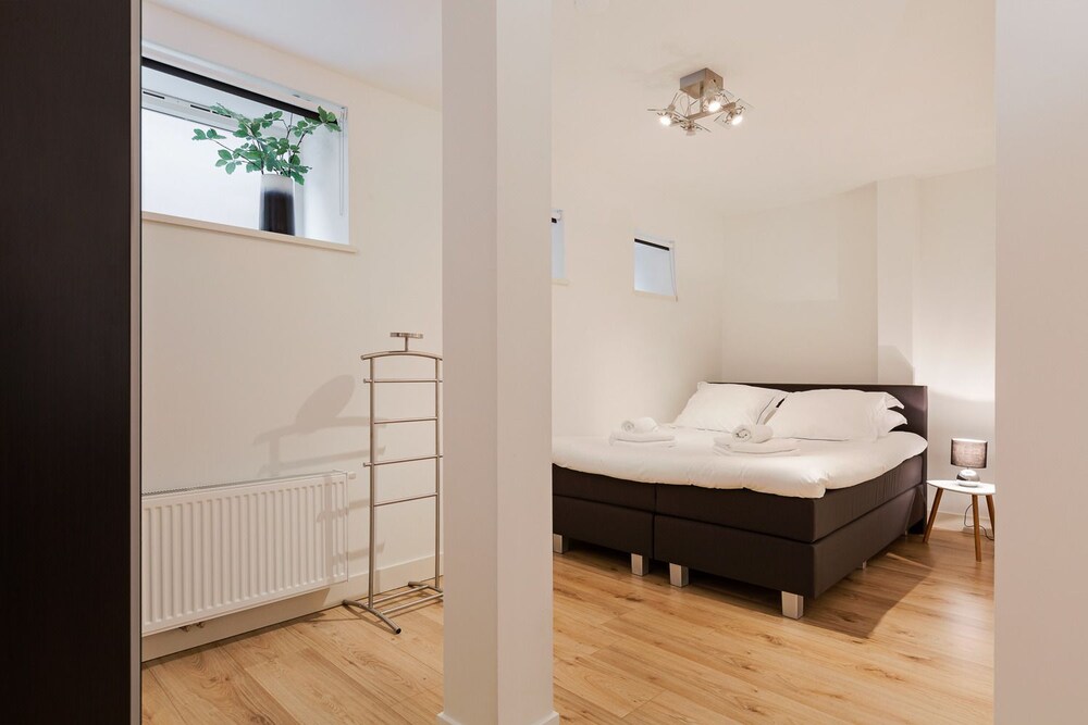Canal Garden Apartment 11