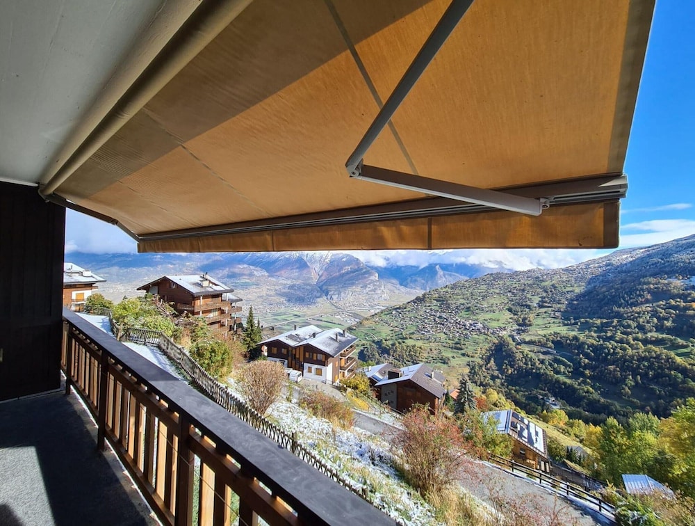 Flat in Veysonnaz Near Ski Lift & Valley Views