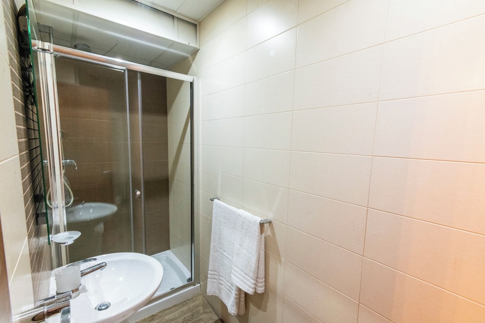 Cosy APT in Sliema- 2 mins walk from sea