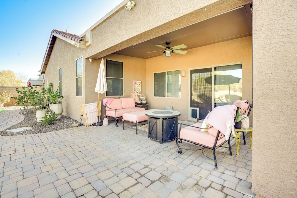 Family-friendly Goodyear Oasis: Fire Table, Pool!