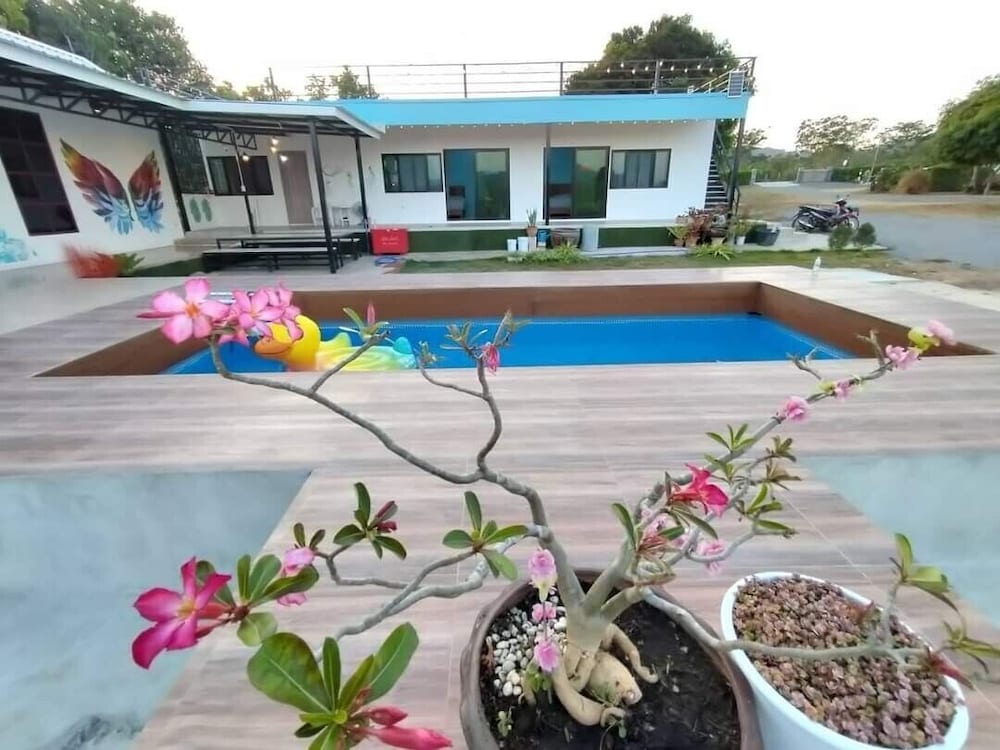 Lsarl Pool Villa